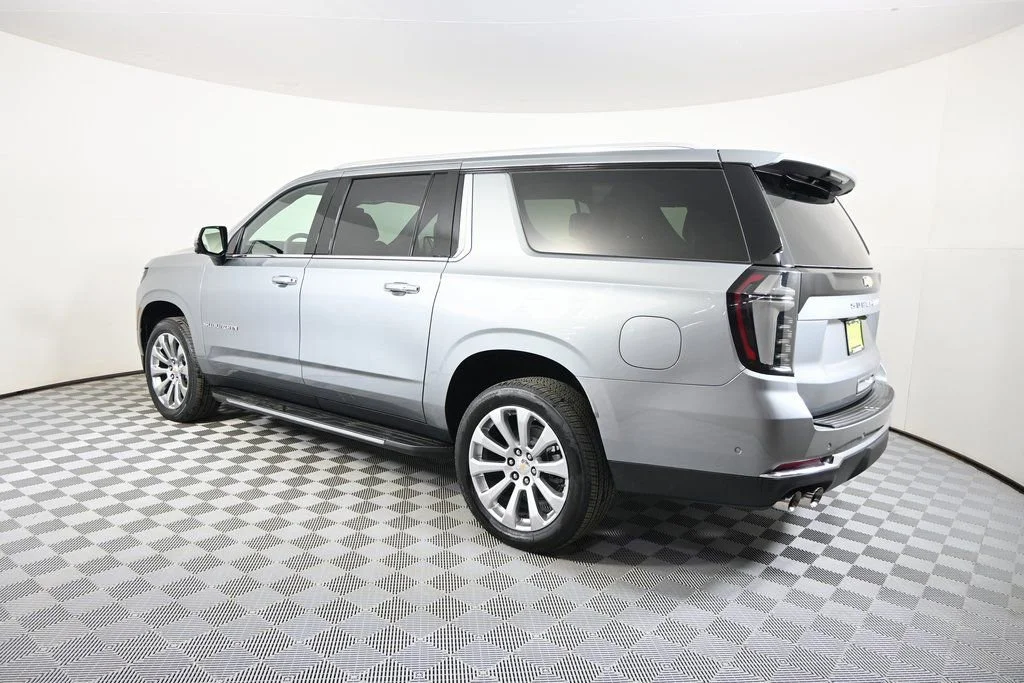 2026 Chevrolet Suburban Premier - Photo 4