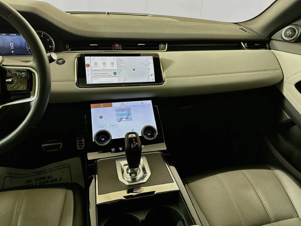 Used 2023 Gray Land Rover R-Dynamic SE image 30