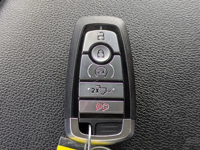 Certified Used 2023 Oxford White Ford Lariat image 28