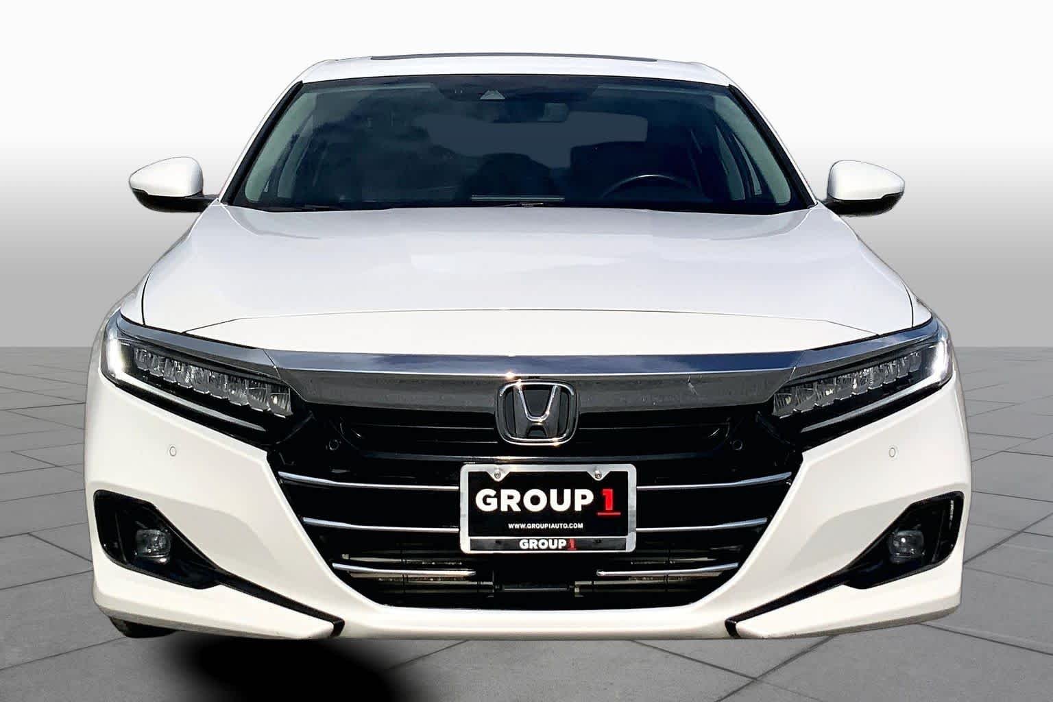 Used 2021 Platinum White Pearl Honda Touring image 4