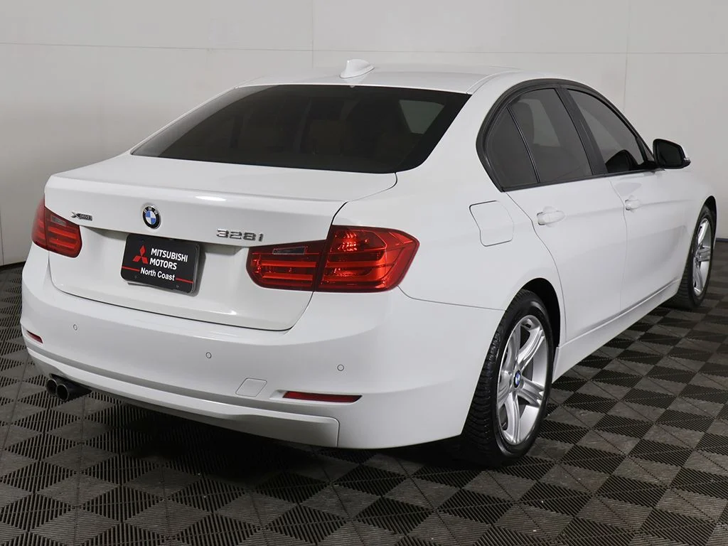 Used 2015 White BMW 328i xDrive image 11