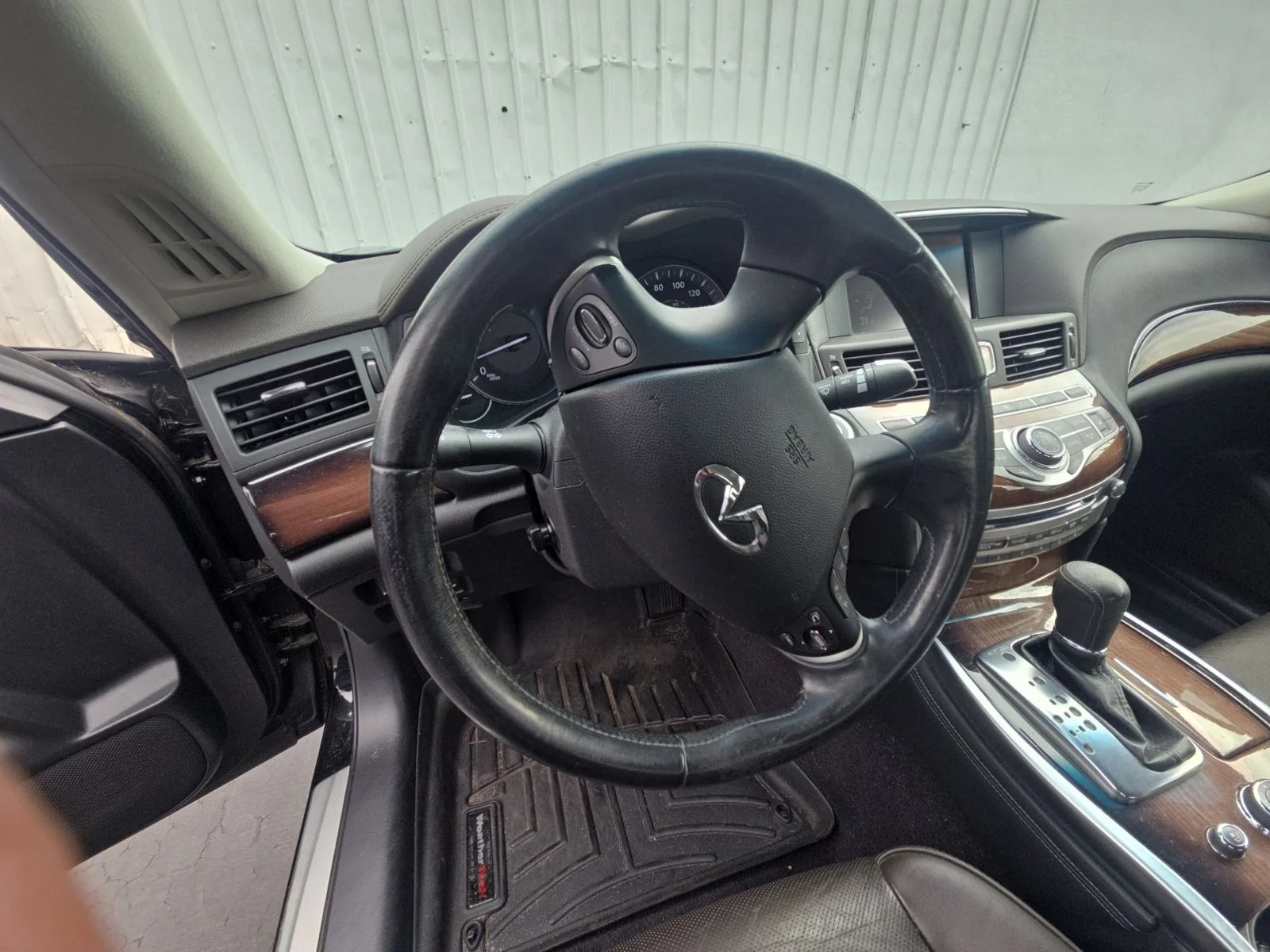 Used 2011 Black Obsidian INFINITI Base image 17