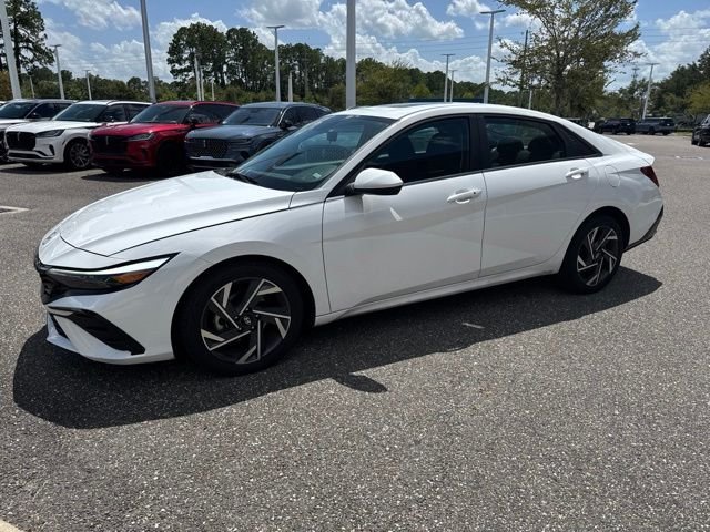 Certified Used 2025 White Hyundai SEL Convenience image 13