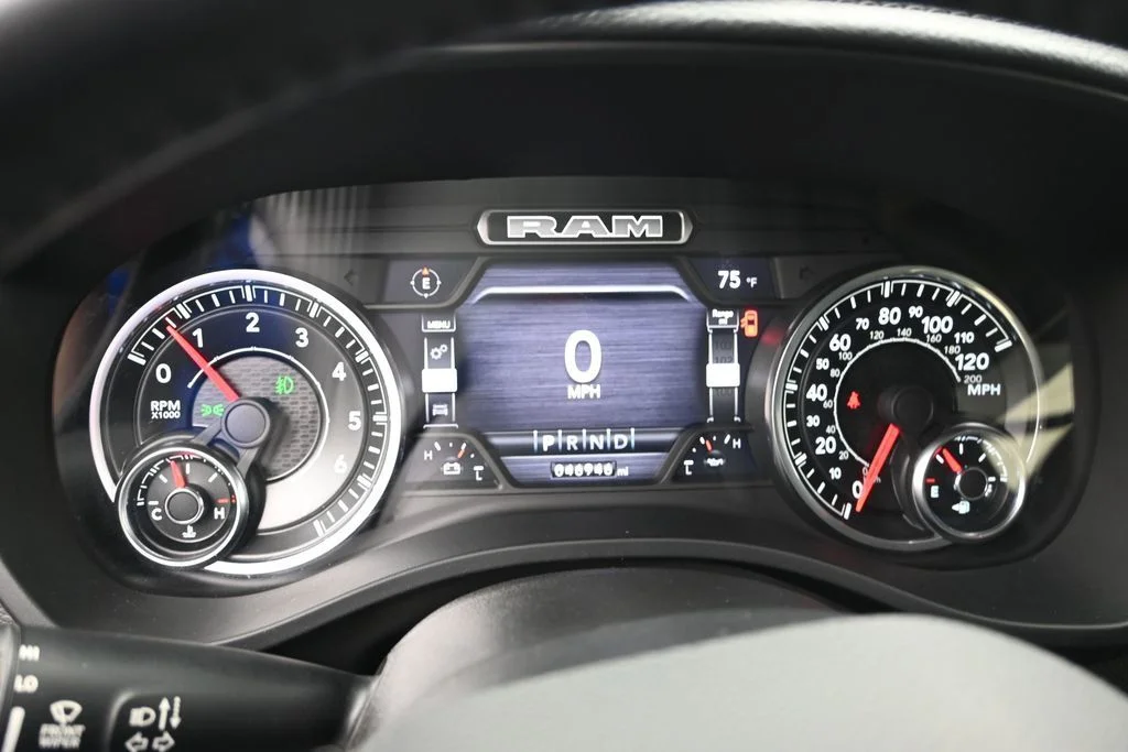 Used 2022 Silver Ram Laramie image 23