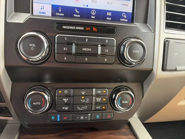 Used 2019 White Ford Lariat image 17