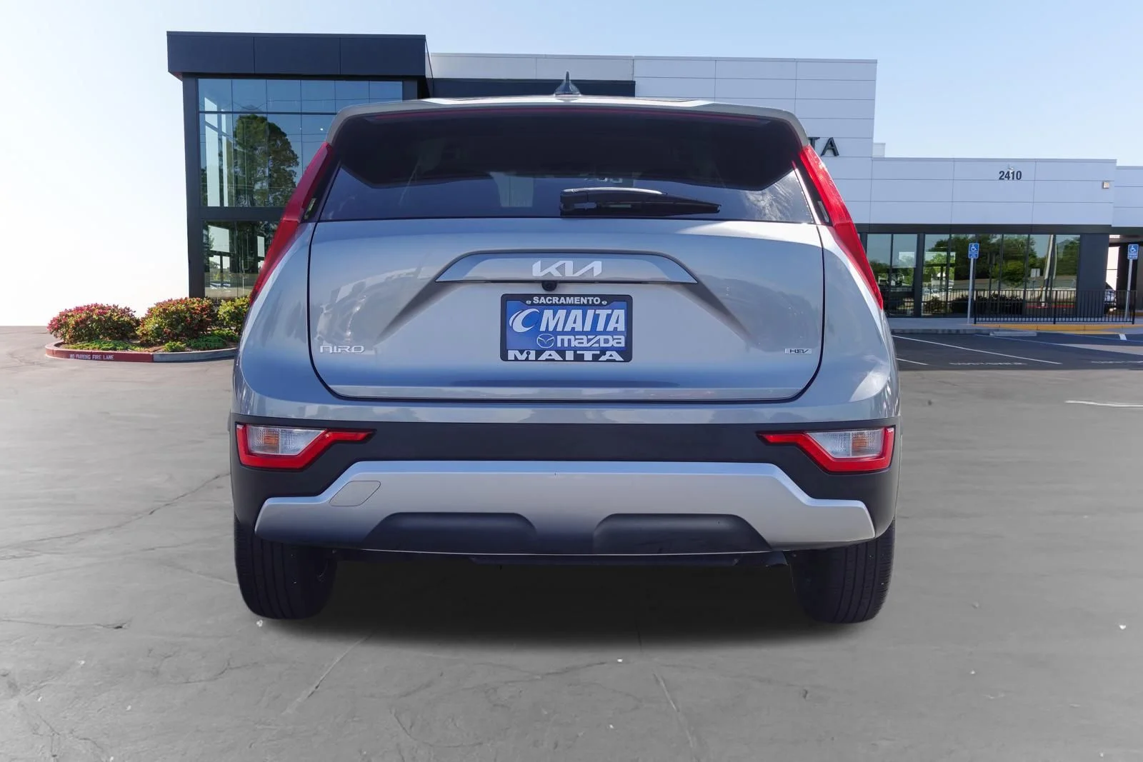 Used 2025 Steel Gray Kia LX image 4