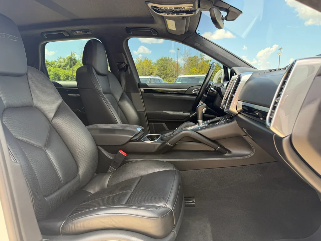 Used 2017  Porsche GTS image 14
