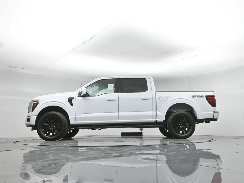 New 2026 Oxford White Ford Lariat image 7