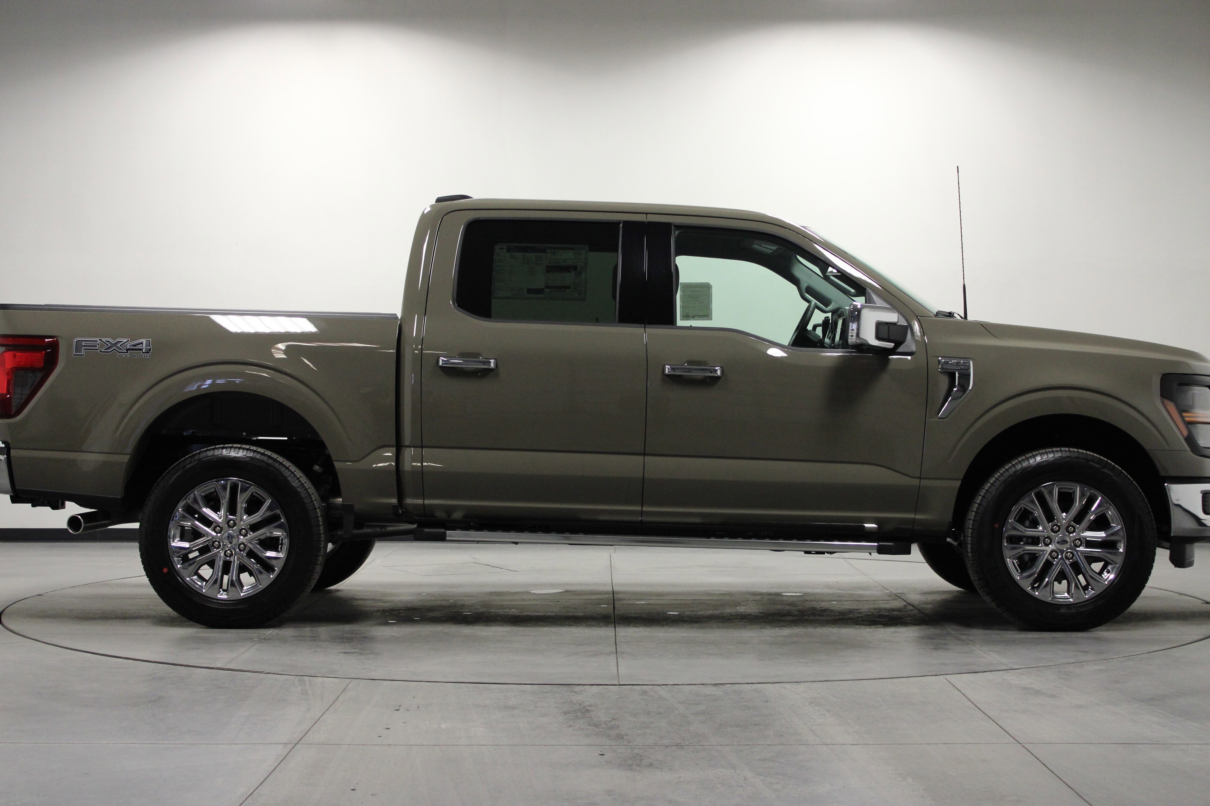 New 2026 Marsh Gray Ford XLT image 3