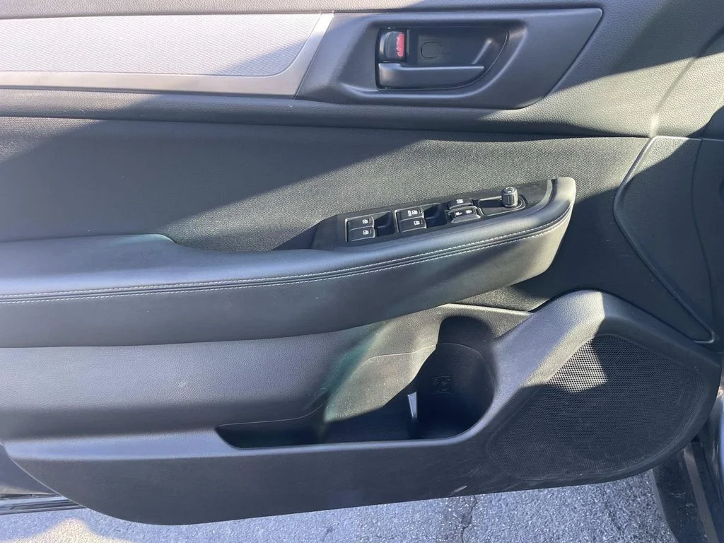 Used 2015 Gray Subaru 2.5i image 16