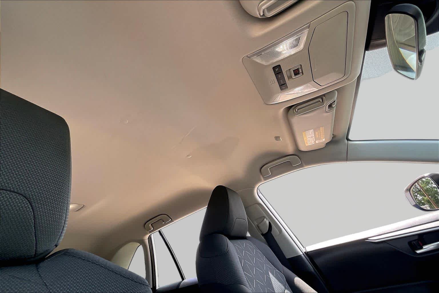 Used 2025 Ice Cap Toyota XLE image 14