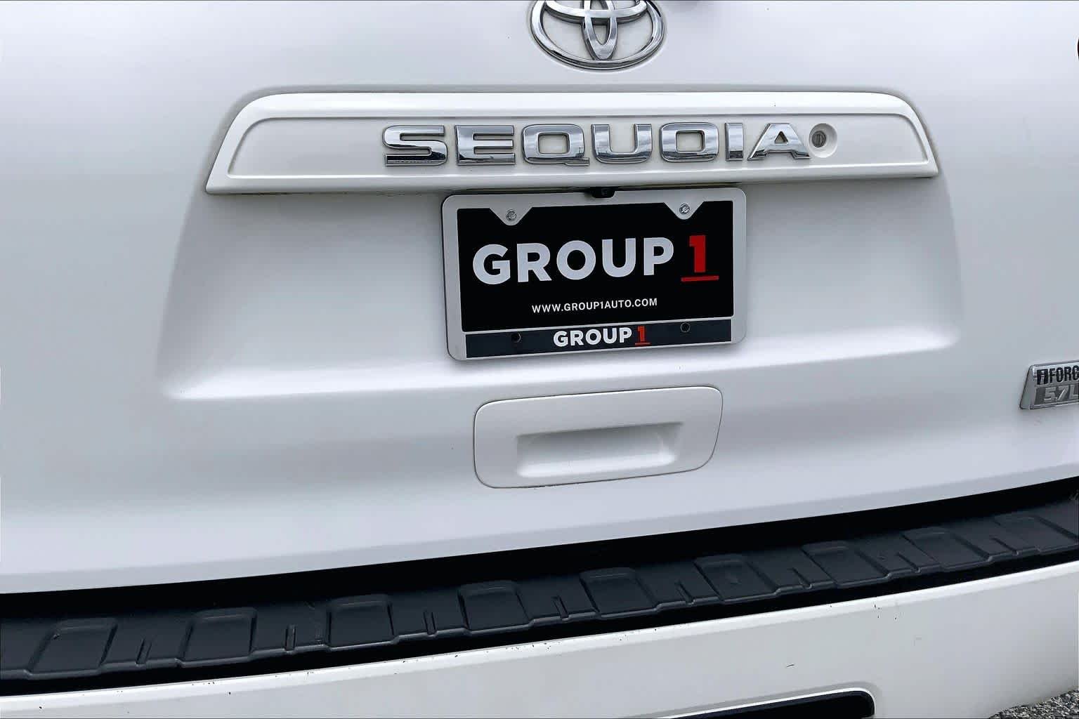 Used 2015 Super White Toyota SR5 image 10