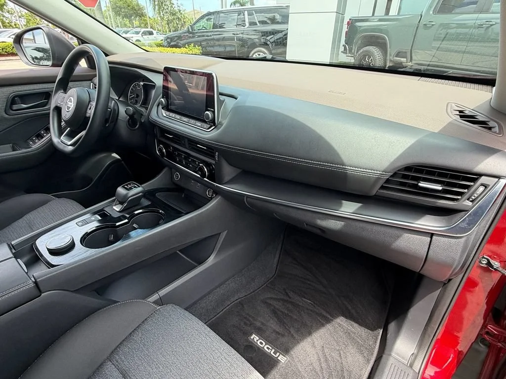 Used 2021 Red Nissan S Intelligent AWD image 17