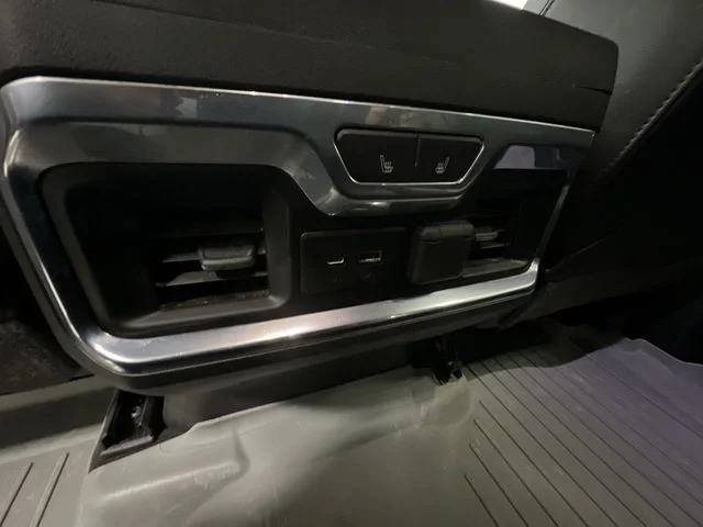 Used 2020 Silver GMC SLT image 23