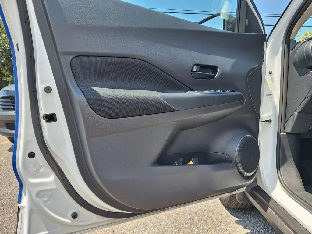 Used 2025 White Nissan S image 28