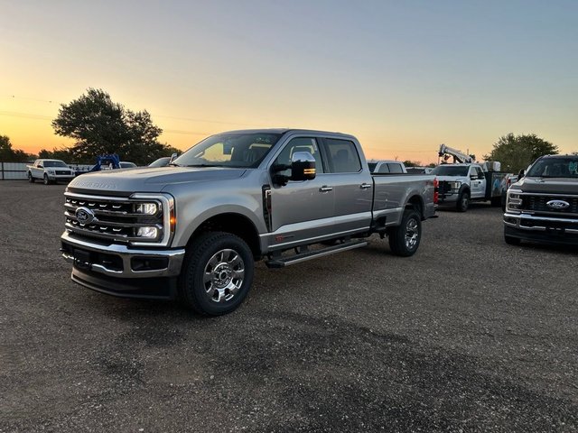 2027 Ford F-350SD Lariat