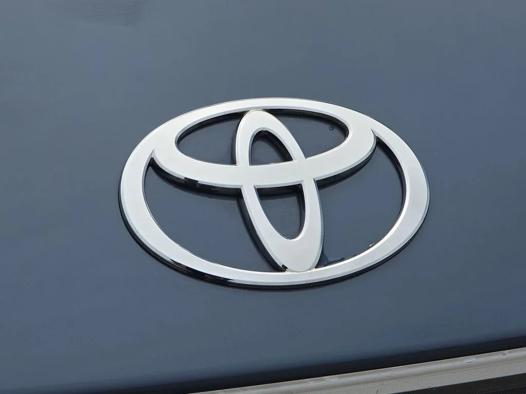 Used 2025 White Toyota Nightshade image 35