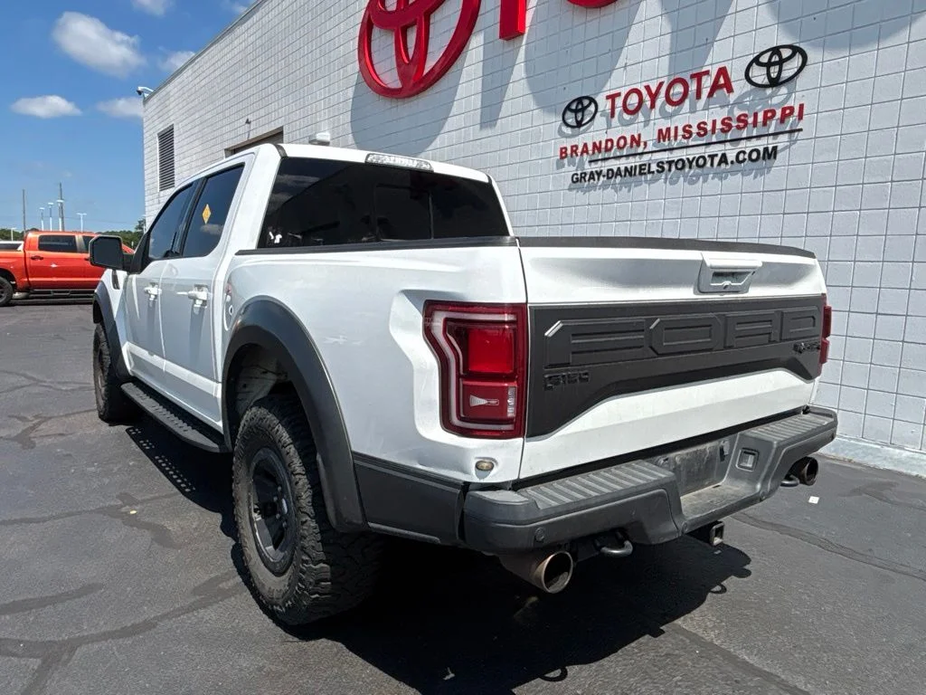 Used 2017  Ford Raptor image 5
