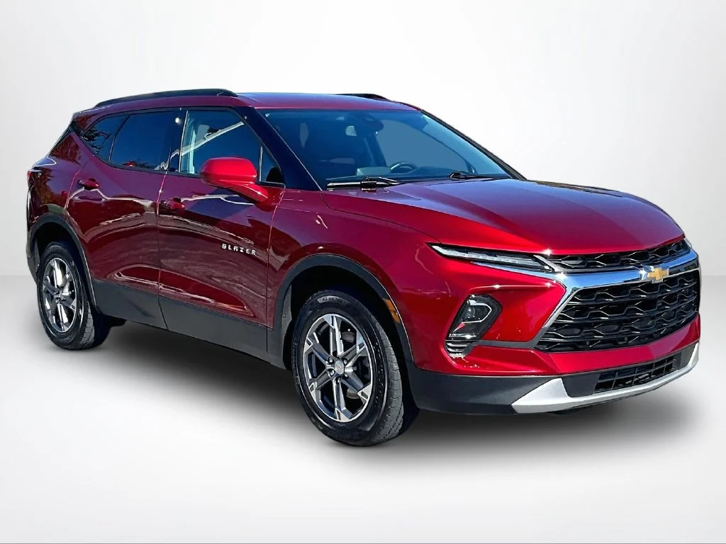 Used 2023 Red Chevrolet LT image 13