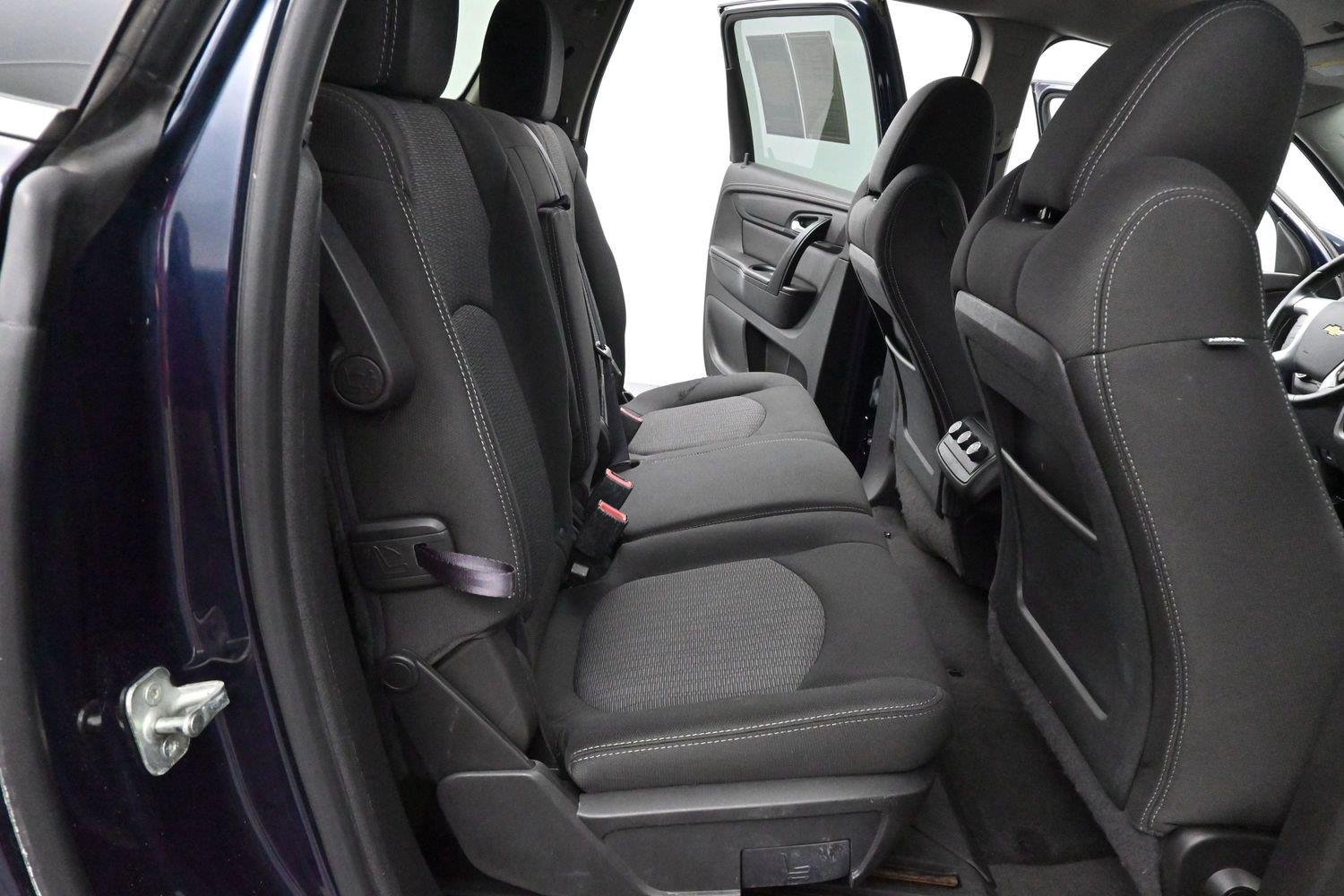 Used 2015 Blue Velvet Metallic Chevrolet LT image 32
