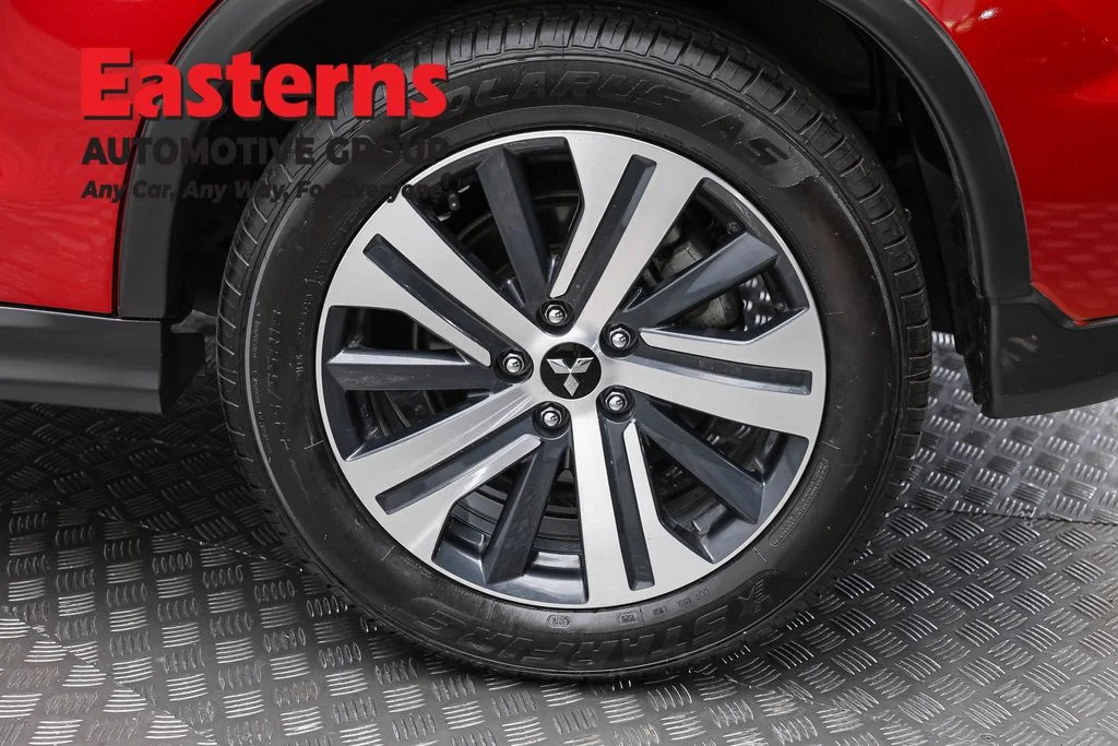 Used 2025 Red Mitsubishi 2.0 SE image 8