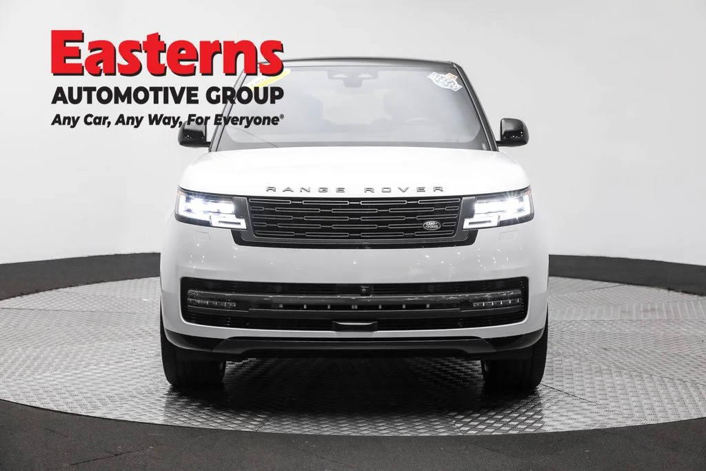Used 2024 White Land Rover Autobiography image 2