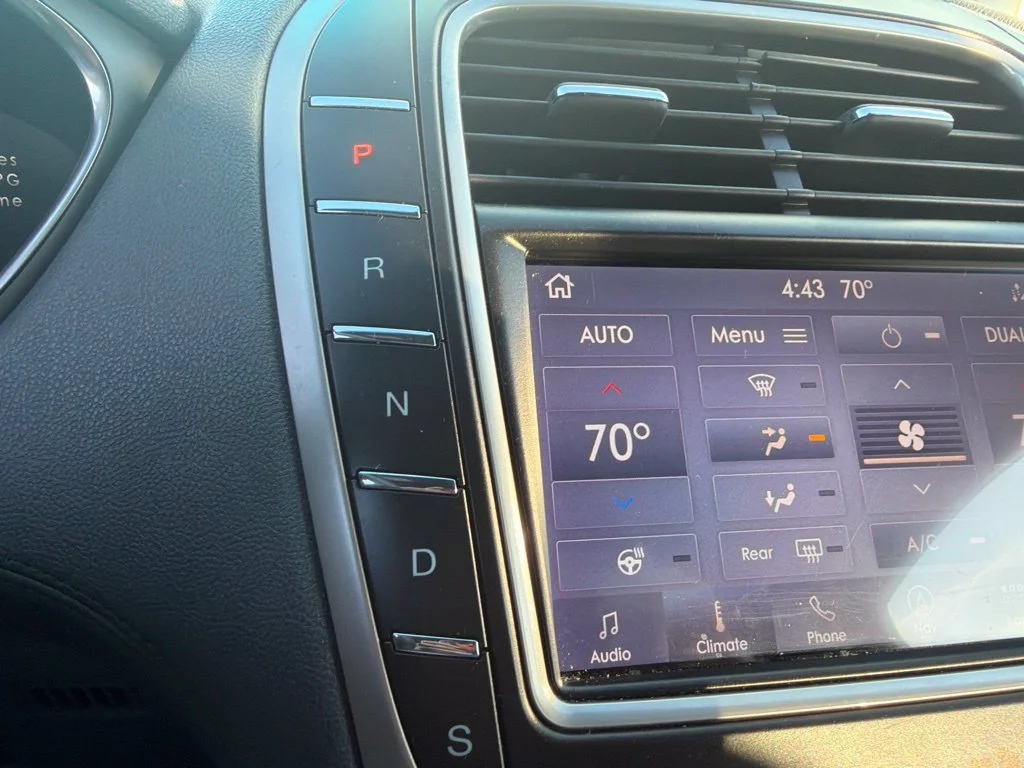 Used 2020 Wh Lincoln Reserve image 17