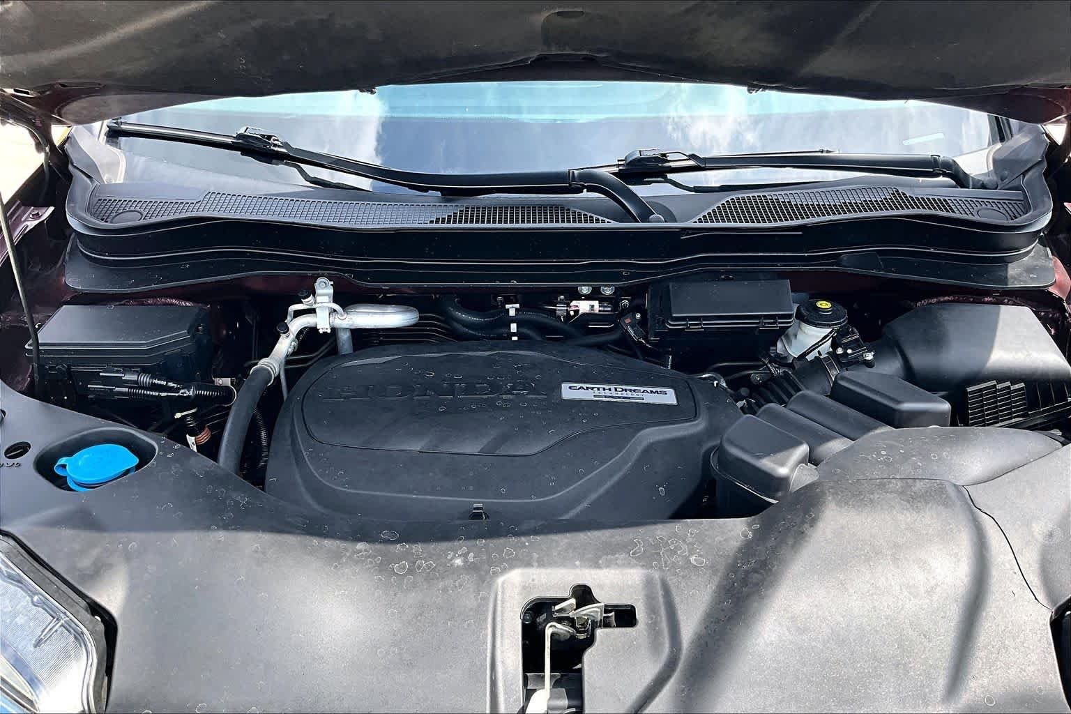 Used 2018 Deep Scarlet Pearl Honda Touring image 29