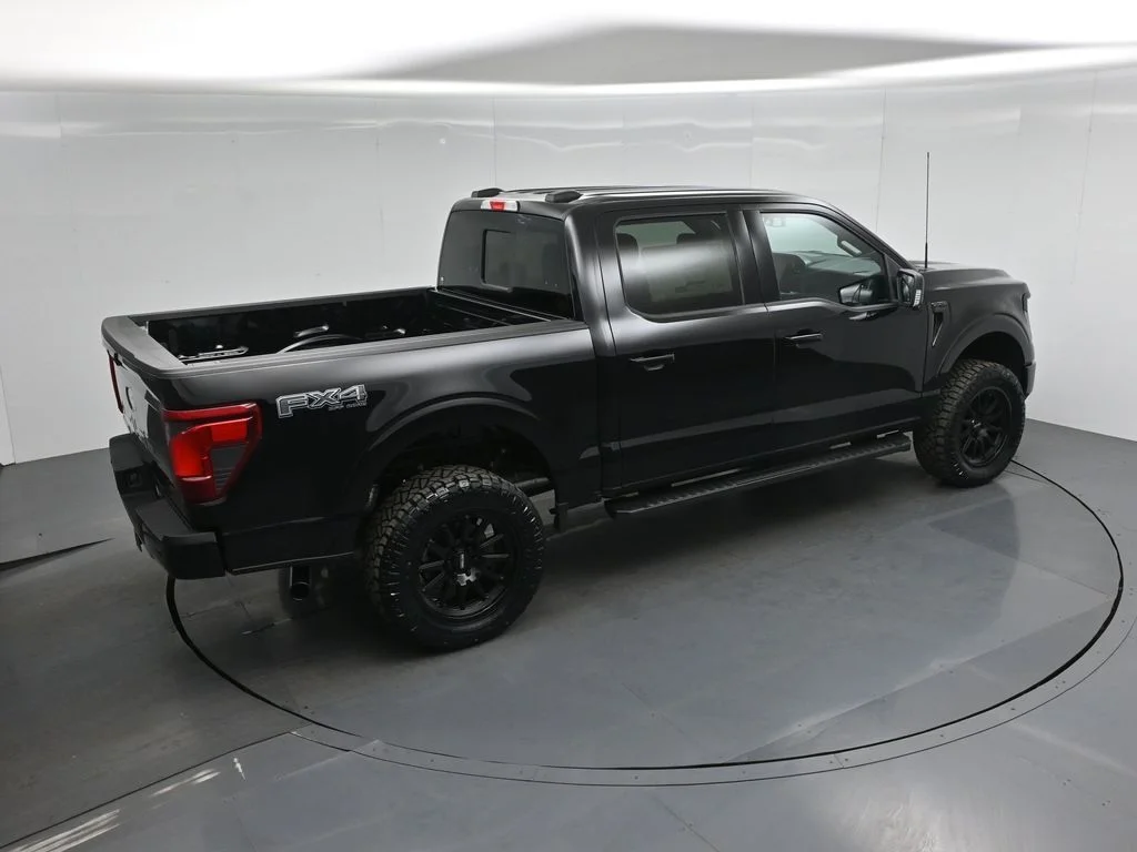 New 2026 Agate Black Metallic Ford XLT image 33