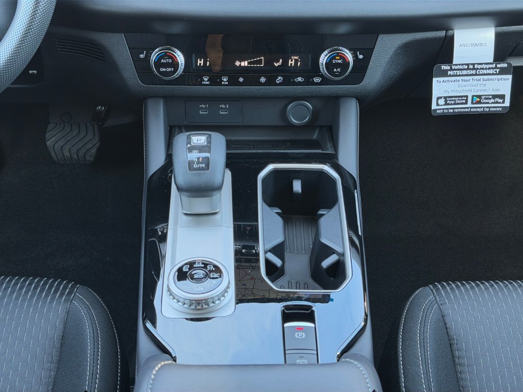 New 2026 White Diamond Mitsubishi ES image 16