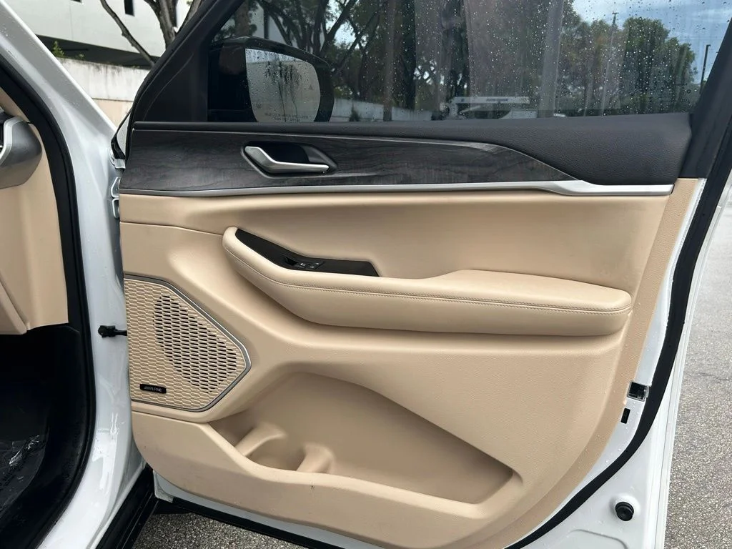 Certified Used 2022 White Jeep Limited image 32