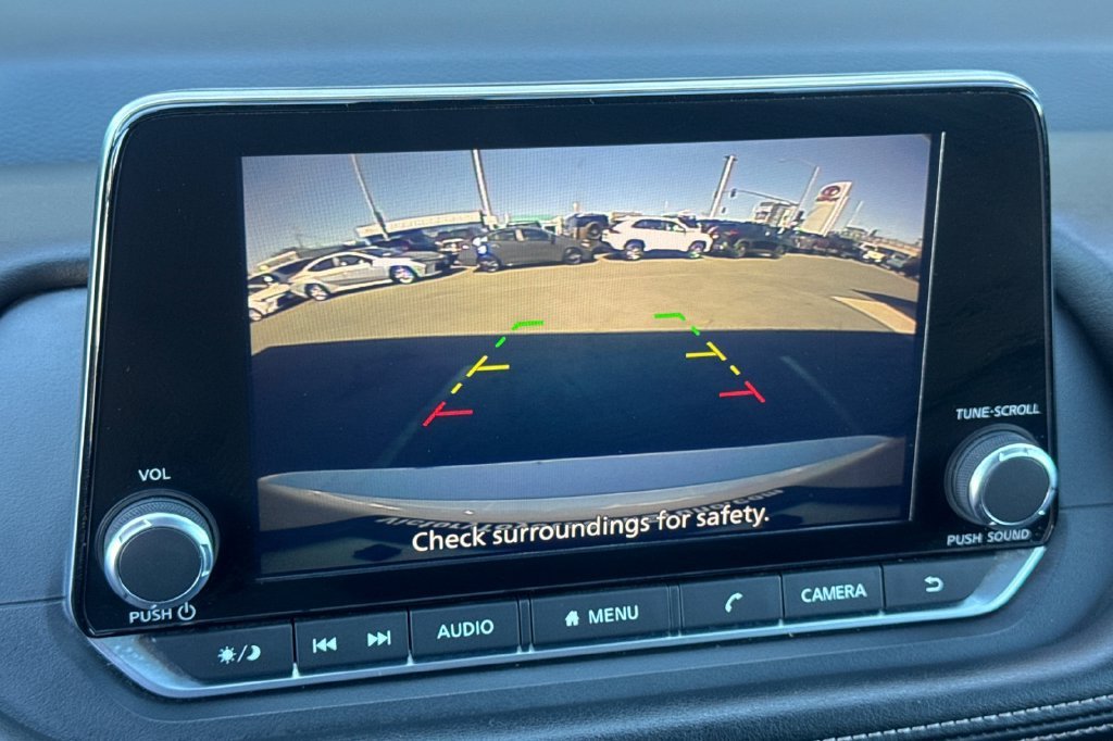 Used 2024 Silver Nissan S image 24