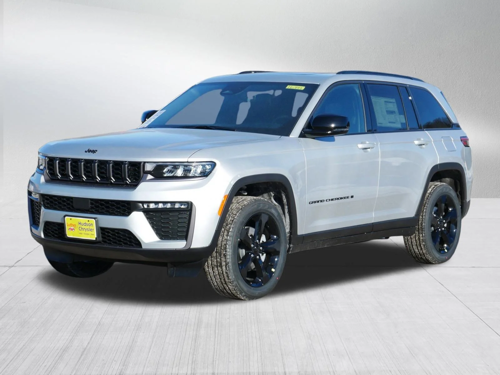 New 2026 Silver Zynith Exterior Paint Jeep Limited image 4
