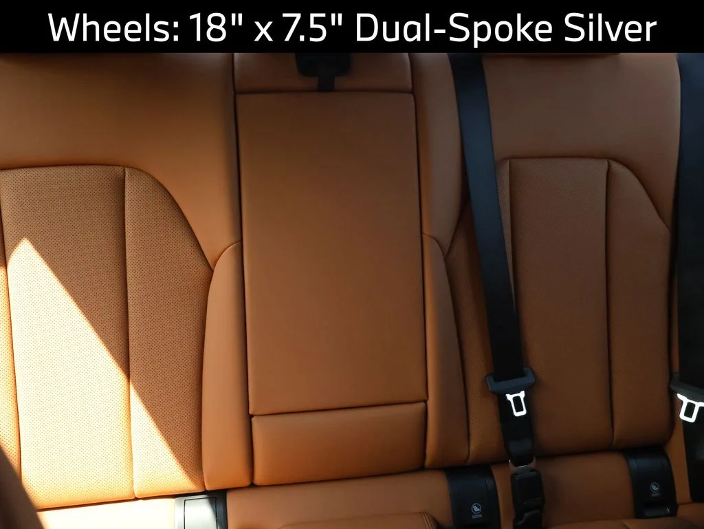 2025 BMW 3 Series 330i - Photo 15