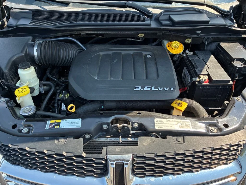 Used 2017 Black Dodge SE image 21