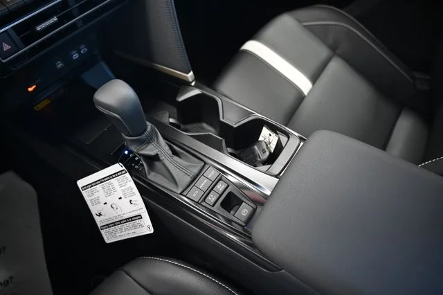 2026 Toyota Camry SE - Photo 18