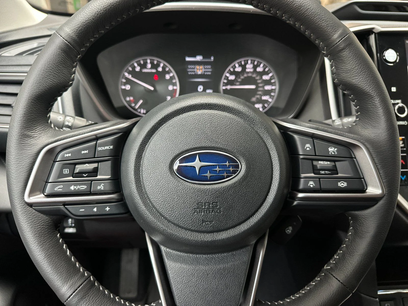 New 2026 CRYSTAL WHITE PEARL Subaru Limited 7-Passenger image 25