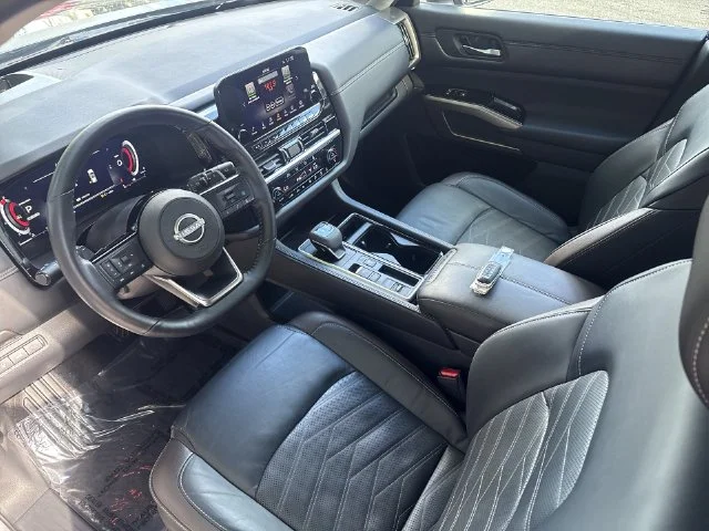 Used 2024 Gray Nissan Platinum image 18