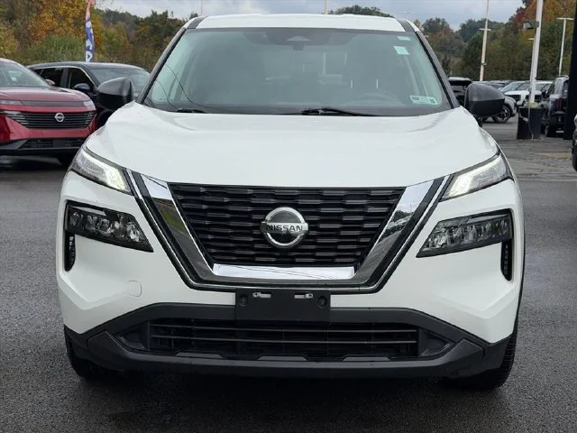 Used 2021 White Nissan S image 16