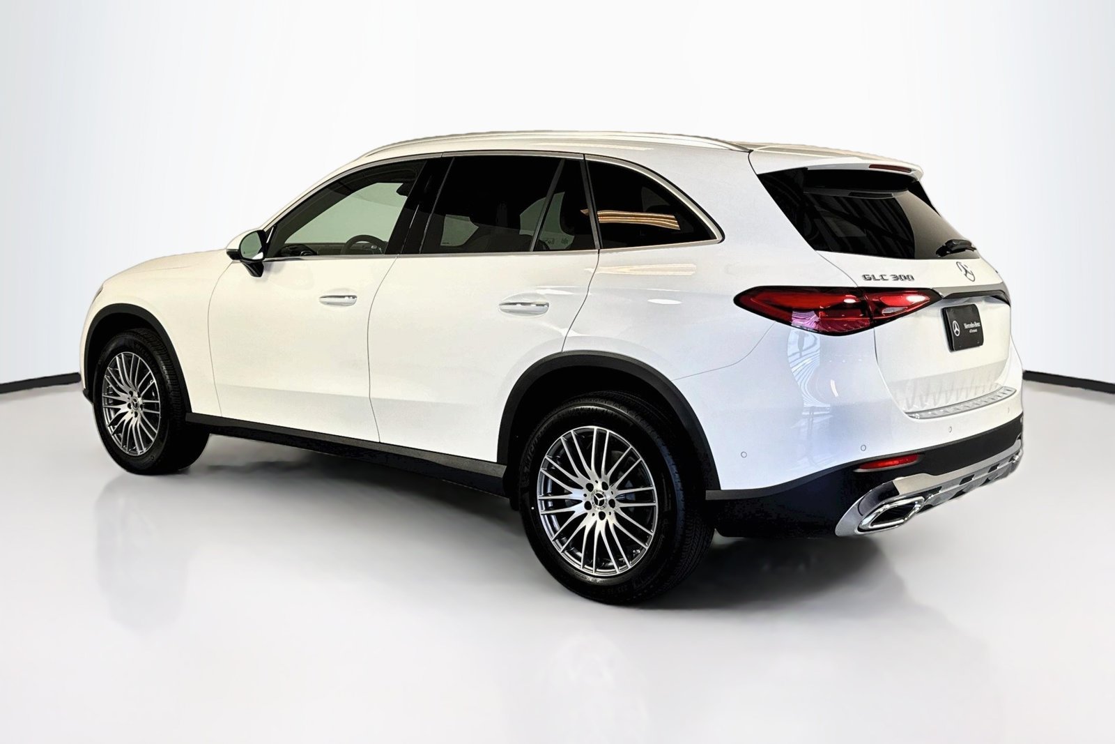 New 2026 Polar White Mercedes-Benz GLC 300 image 7
