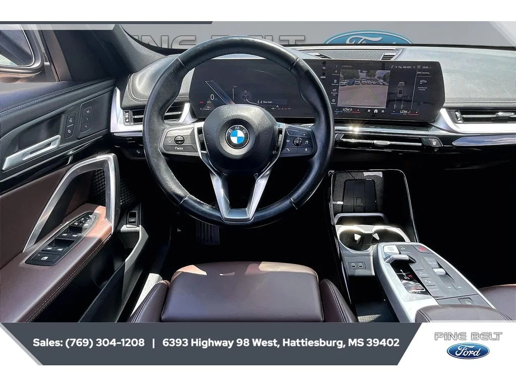 Used 2025 Space Silver Metallic BMW xDrive28i image 5