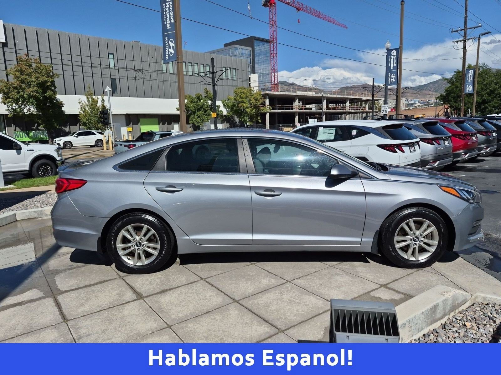 Used 2015 Shale Gray Metallic Hyundai 2.4L SE image 2