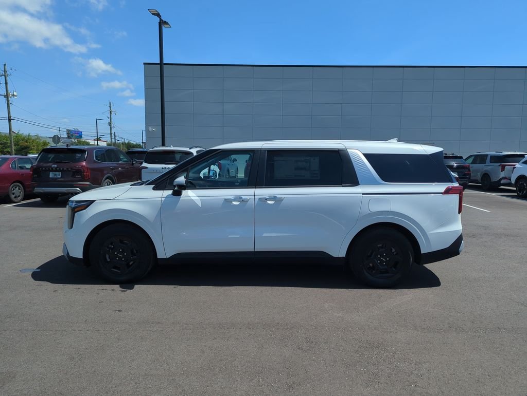 New 2027 Snow White Pearl Kia LX image 4