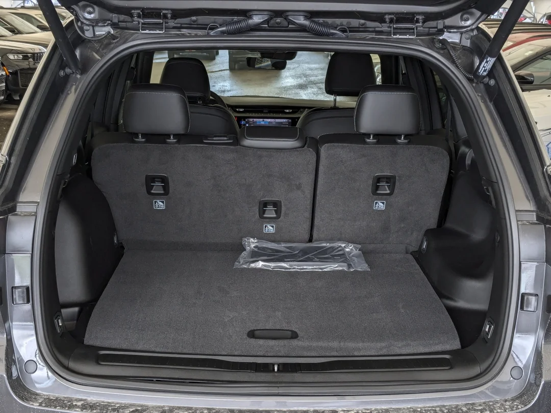 New 2026 Grey Jeep Altitude - - 4x4 - Power Sunroof - Trailer Tow Pkg - 20 Black Wheels - Remote Start & More! image 31