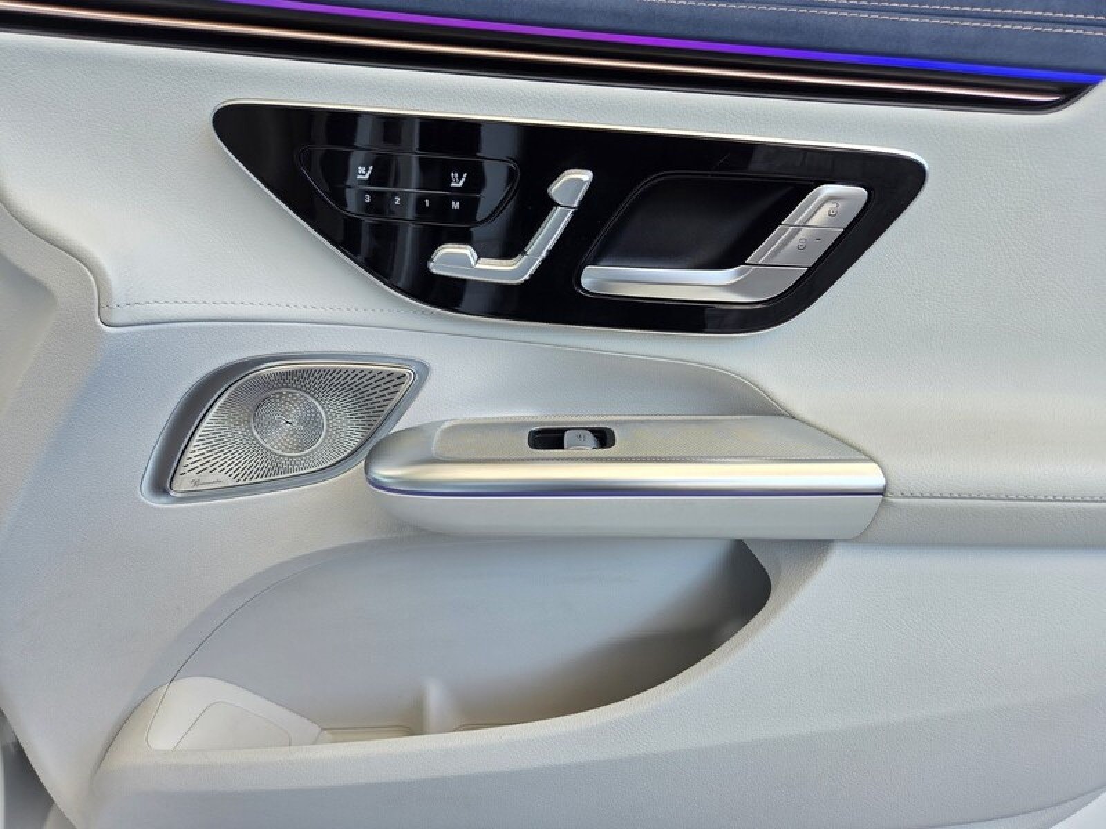 Certified Used 2023 MANUFAKTUR Moonlight White Metallic Mercedes-Benz EQE 350+ image 22