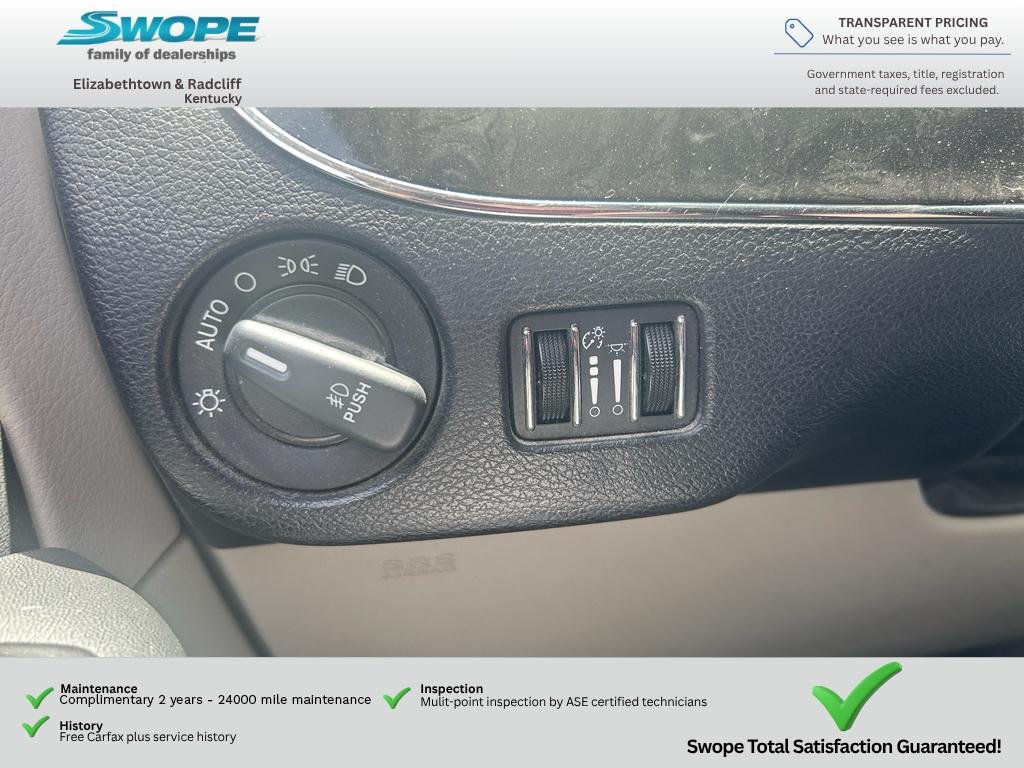 Used 2013 Billet Silver Metallic Clearcoat Chrysler Touring image 16