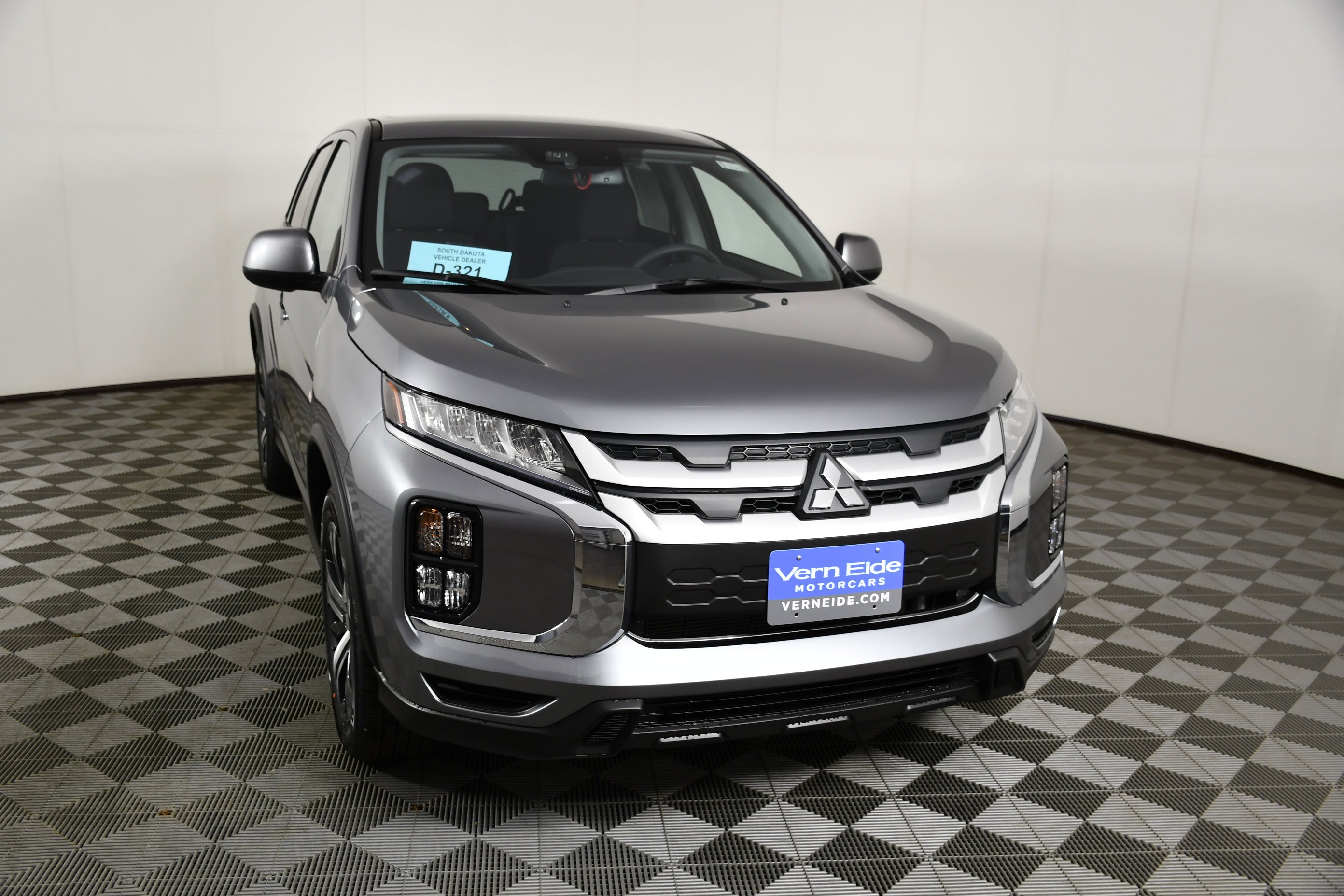 New 2026 Mercury Gray Metallic Mitsubishi ES image 3