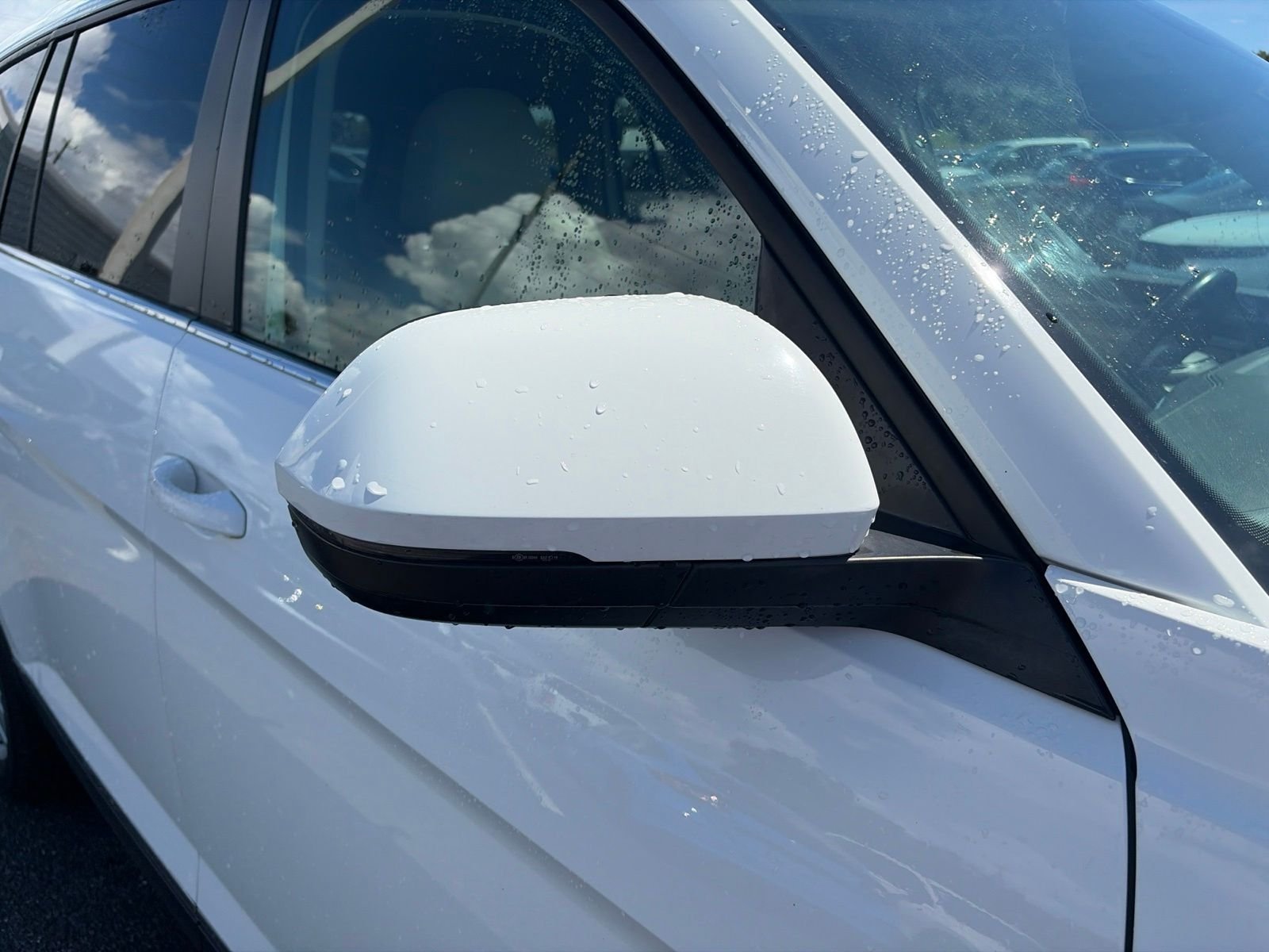 Used 2019 White Volkswagen SEL image 15