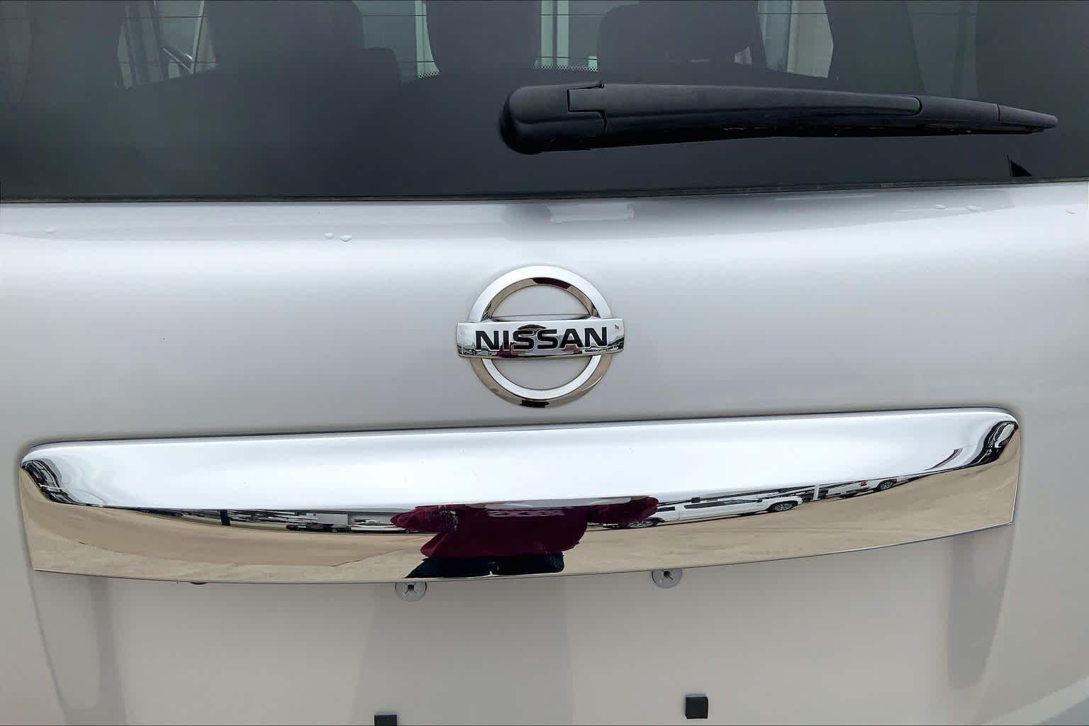Used 2019 Brilliant Silver Metallic Nissan SL image 30