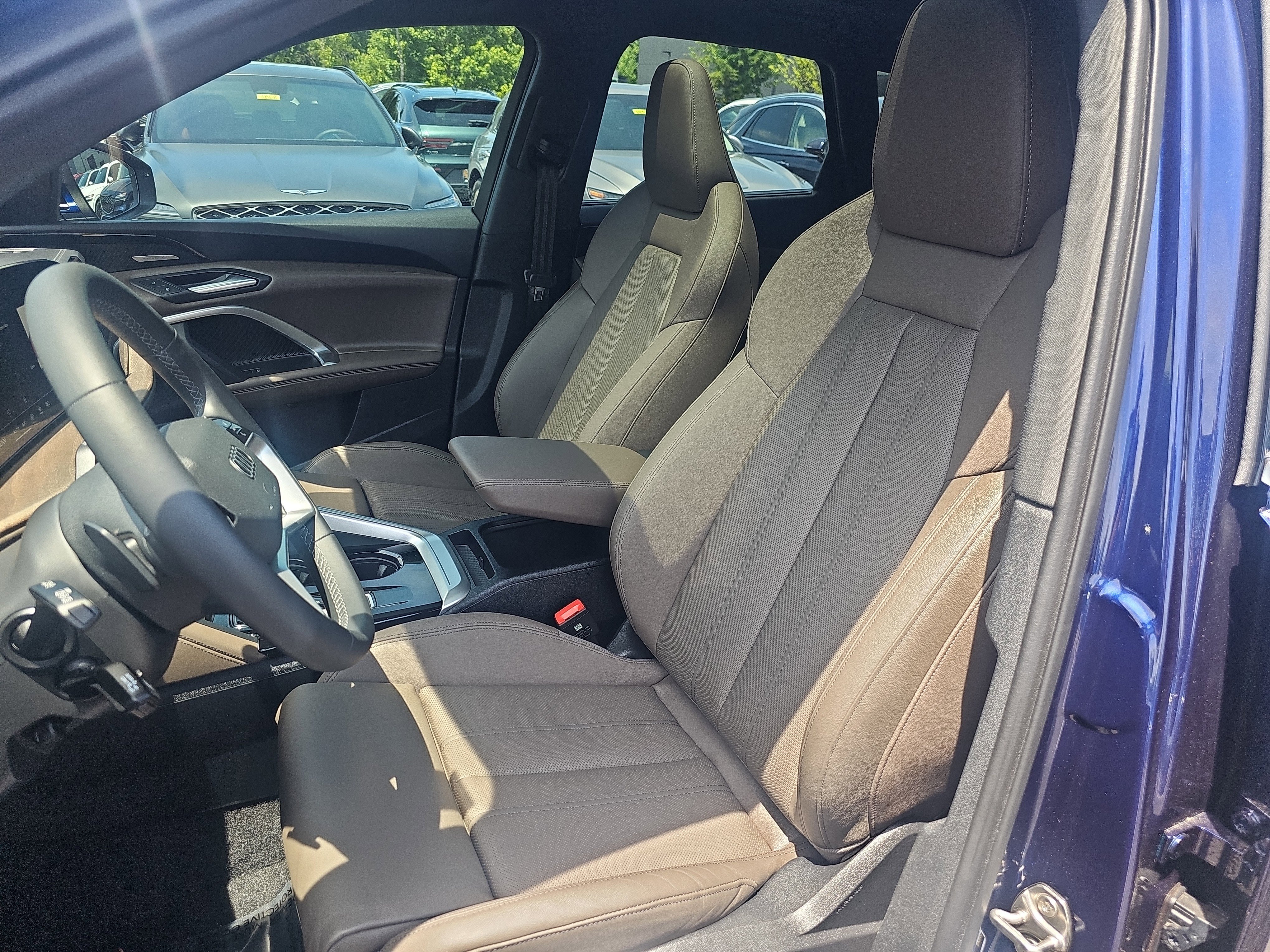Used 2025 Navarra Blue Metallic Audi Premium Plus image 15